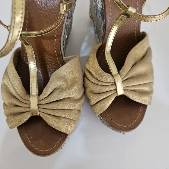 Tory Burch Gold Sequin Wedge Heel Sandals - Picture 4 of 9